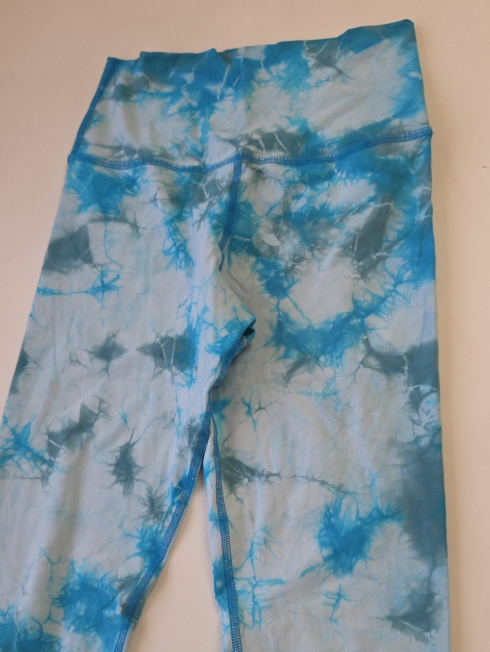 Electric & Rose blue and white tie-dye leggings - Picture 3 of 8